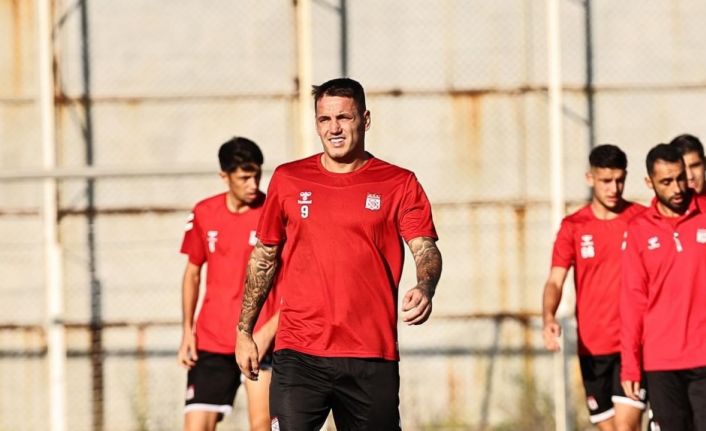 Sivasspor’a Rey Manaj idmanlara başladı