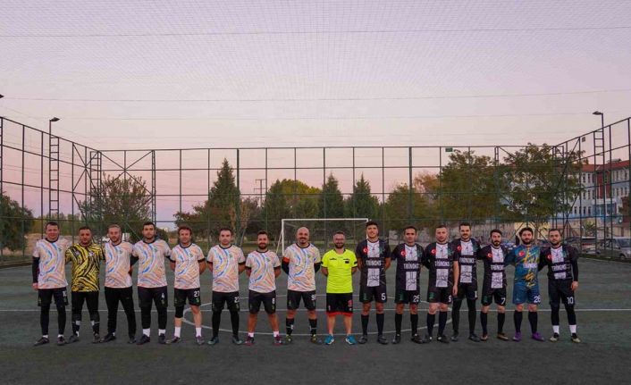 Tepebaşı’nda futbol turnuvası başladı