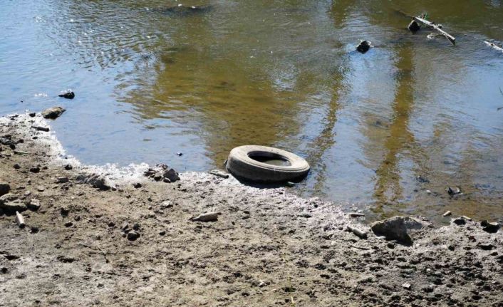 Tunca Nehri’nde kuraklık: Çöplüğe döndü