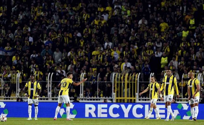 UEFA Avrupa Ligi: Fenerbahçe: 0 - Manchester United: 1 (İlk yarı)