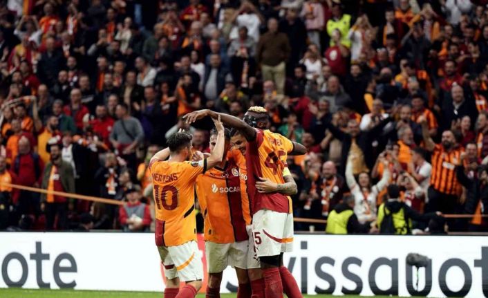 UEFA Avrupa Ligi: Galatasaray: 3 - Elfsborg: 0 (İlk yarı)