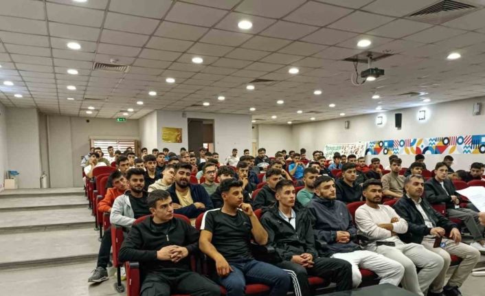 Üniversite yurdunda  "Üniversite ve Yurt Yaşamına Uyum" semineri düzenlendi