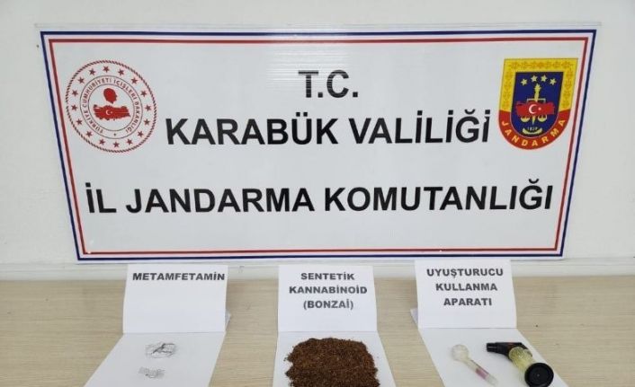 Üzerlerinde uyuşturucu çıkan 3 kişi gözaltına alındı