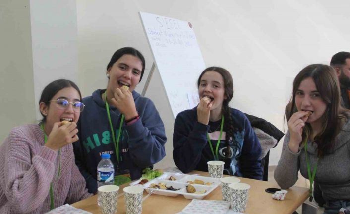 Yabancı öğrenci ve öğretmenler Sivas’ta Türk mutfağının lezzetlerini tattı