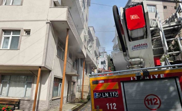 Yaşlı kadın tehlikeden kıl payı kurtuldu