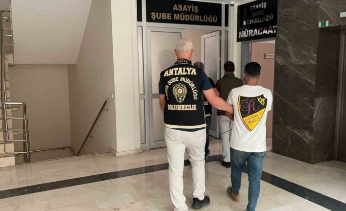 Yaşlıların kabusu oldular, 4 kişiyi 21,5 milyon TL dolandırdılar