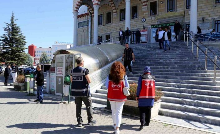 Yoksul ve sokakta çalıştırılan çocuklarla ilgili çalışma yapıldı