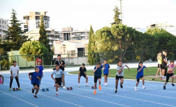 Yunusemreli atletler madalyaları topladı