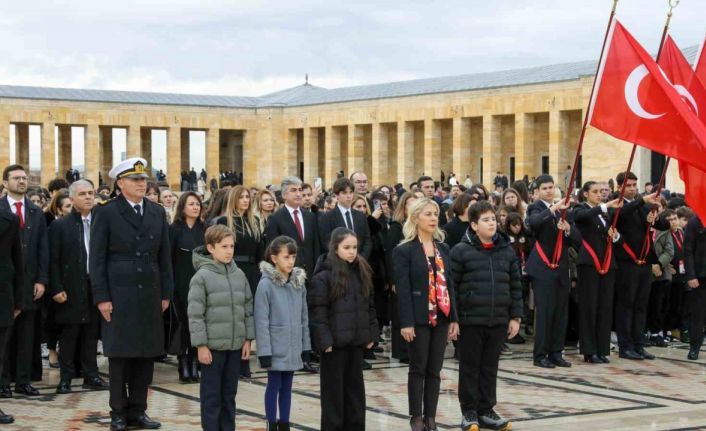 ’24 Kasım’ öncesi Başöğretmen Atatürk’e anlamlı ziyaret