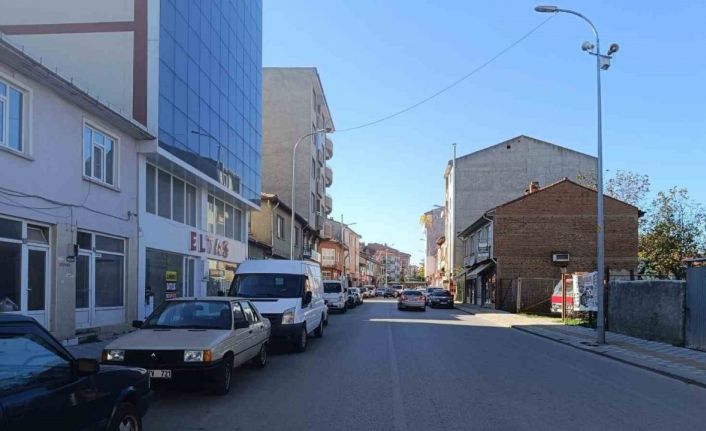 2 caddeye otopark yasağı getirildi