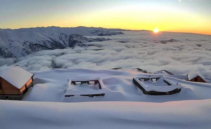 3 bin metre yükseklikteki Büyük Yayla’dan kar manzaraları