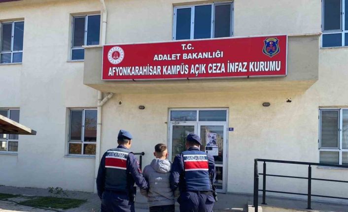 5 yıl hapis cezasıyla aranan şahsı jandarma yakaladı