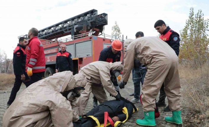 Ağrı’da gerçeği aratmayan afet tatbikatı