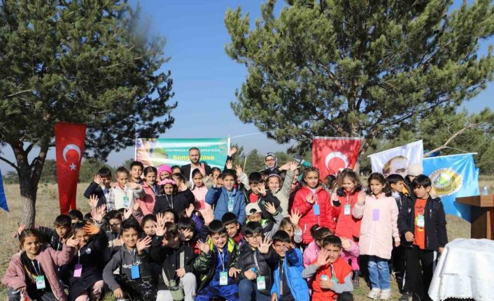 Ağrı’da velilerden öğretmenlere anlamlı Öğretmenler Günü hediyesi