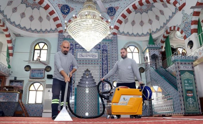 Akdeniz’de ibadethaneler temizlenip yıkanıyor