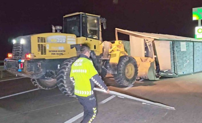 Aksaray’da polisin karayolunda konteyner mücadelesi