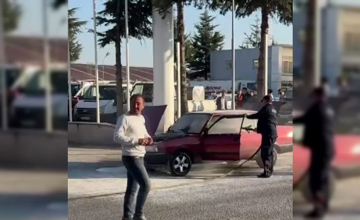 Alev alan Fiat Tofaş’ın sürücüsü son anda ölümden döndü