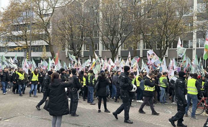 Almanya’da terör örgütü PKK yandaşları yürüyüş düzenledi