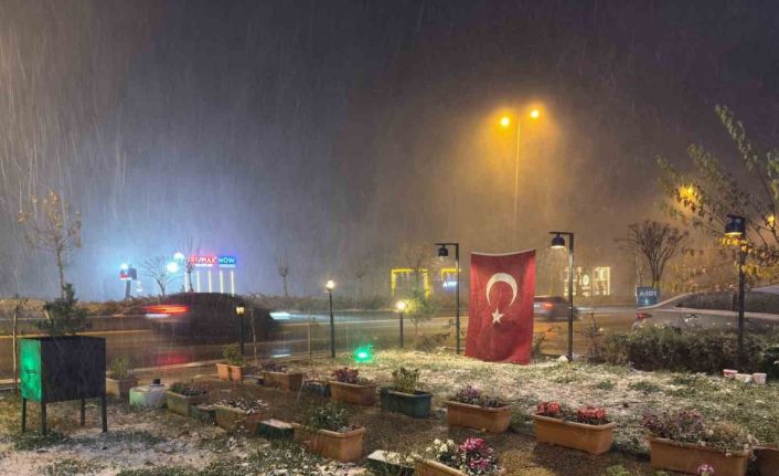 Ankara’nın yüksek kesimlerinde kar yağışı  etkili oldu