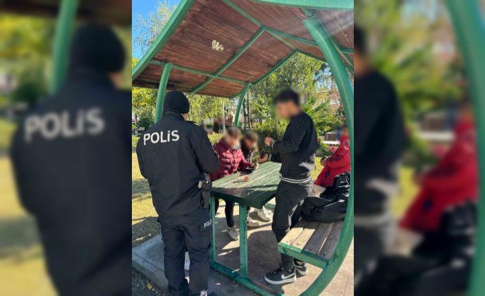 Antalya’da polis huzur uygulaması ve denetimler gerçekleştirdi