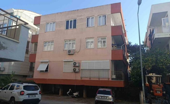 Apartman merdiveninde kalp krizi geçirip hayatını kaybetti