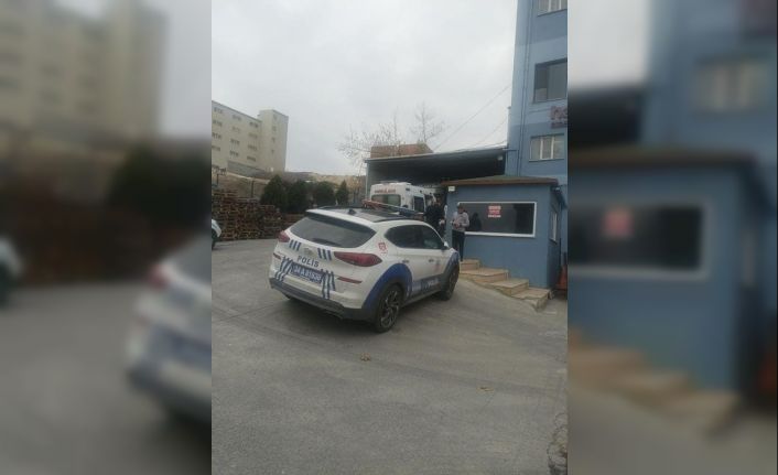 Arnavutköy’de asansörle duvar arasına sıkışan işçi hayatını kaybetti