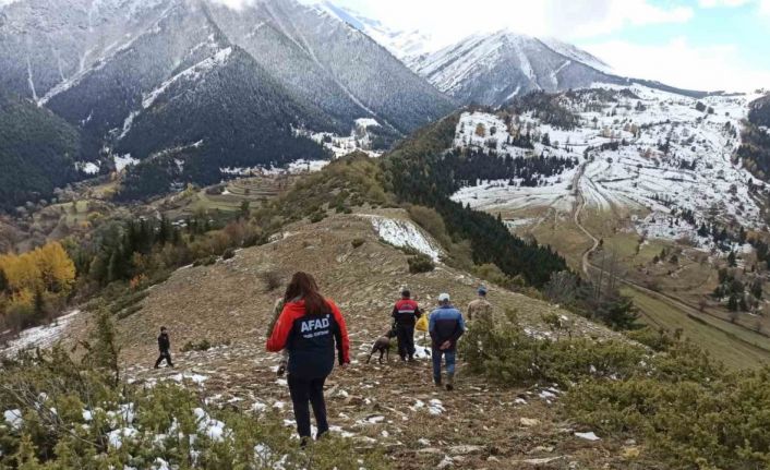 Artvin’de kayıp işçiyi arama çalışmaları sürüyor