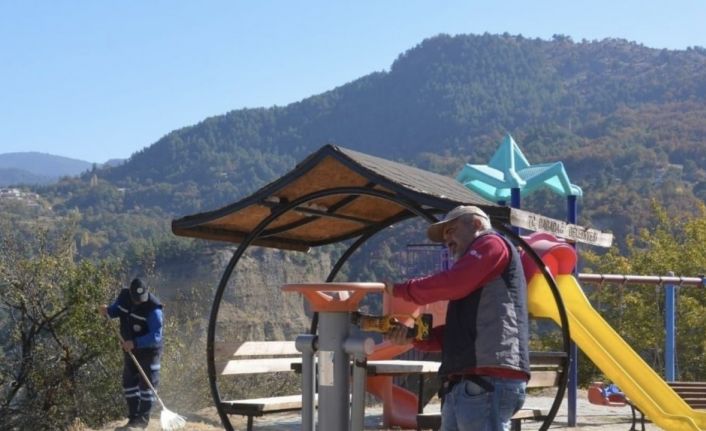 Babadağ’da parklar çocuklar için güvenli ve eğlenceli alanlara dönüşüyor