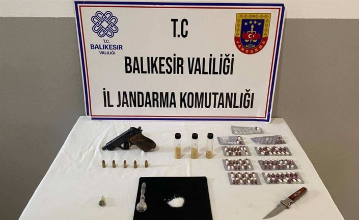 Balıkesir gerçekleştirilen uyuşturucu operasyonunda 18 kişi yakalandı