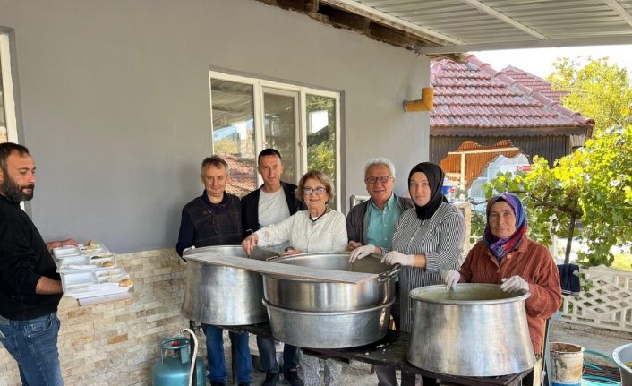 Başkan Çelik yağmur duasına çıkan üreticileri yalnız bırakmadı