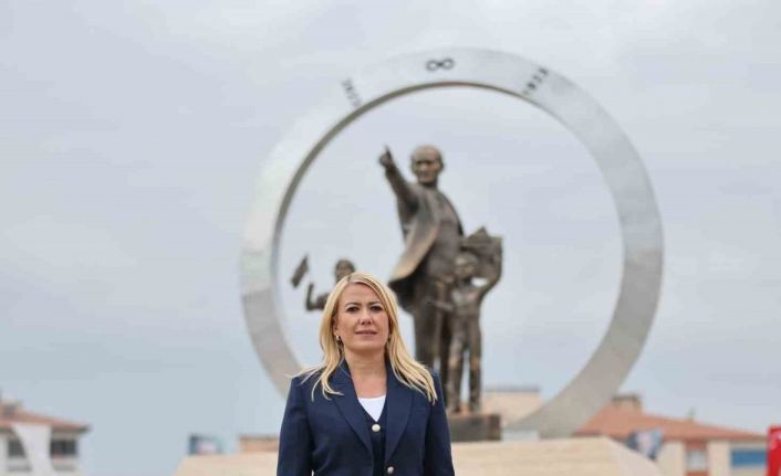 Başkan Doğan, Merkezefendi’den sonsuzluğa uzanan 100. Yıl Meydanını hizmete açtı