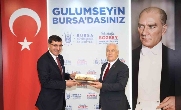 Başkan Kahveci, Bursa Büyükşehir Belediye Başkanı Bozbey’i ziyaret etti