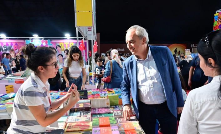 Başkan Kocagöz’den gençlere kitap okuma tavsiyesi