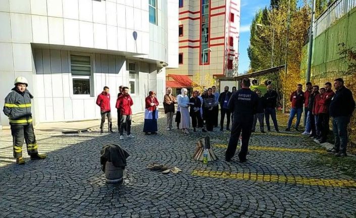 Bayburt Ağız ve Diş Sağlığı Merkezi’nde yangın tatbikatı gerçekleştirdi