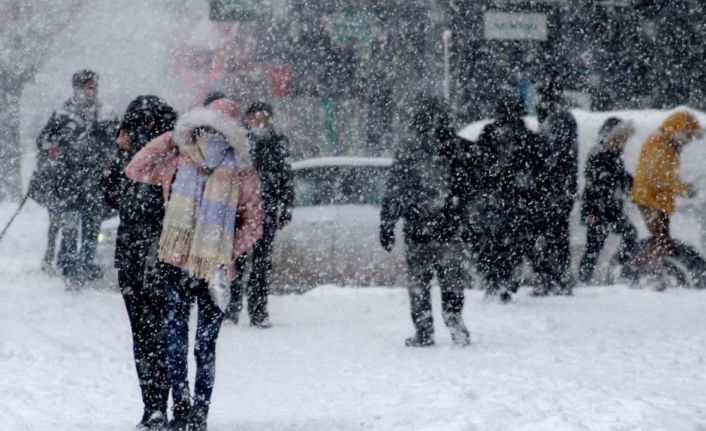 Bayburt Üniversitesinde kar tatili 1 gün daha uzatıldı