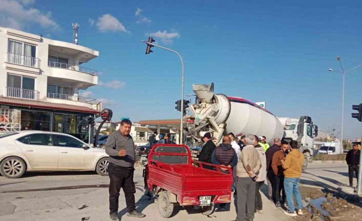 Beton mikseri ile çarpışan motosikletin sürücü öldü