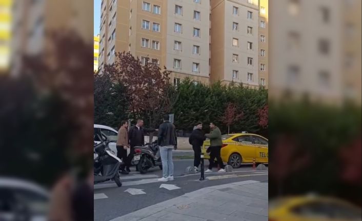 Beylikdüzü’nde polise ve vatandaşa küfür eden taksici gözaltına alındı