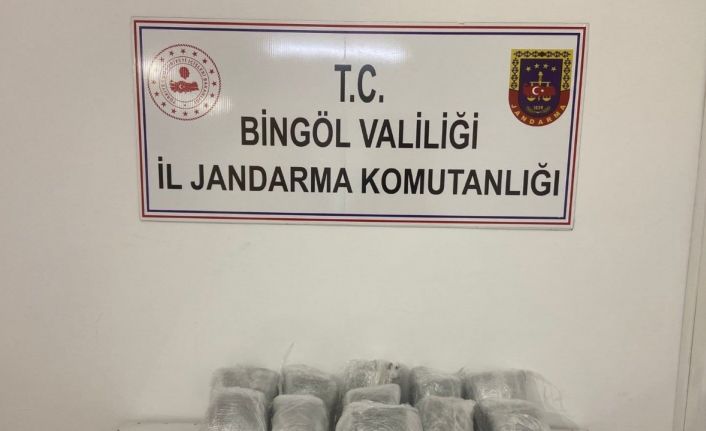 Bingöl’de 20 kilo esrar ele ele geçirildi