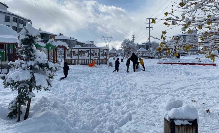 Bolu’da kar kalınlığı 30 santimetreye ulaştı