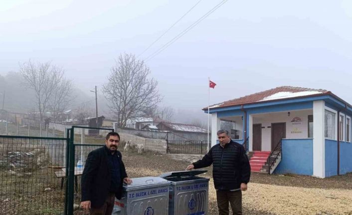 Bozüyük’te köylere çöp konteyneri dağıtıldı