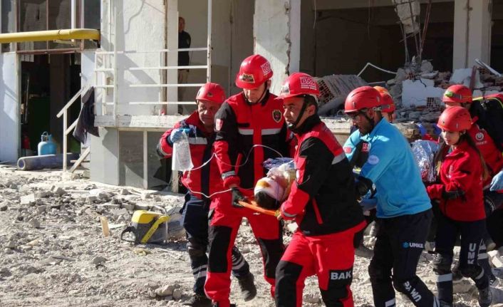 Burdur’da 5,7 şiddetindeki deprem tatbikatında gerçeği aratmayan görüntüler