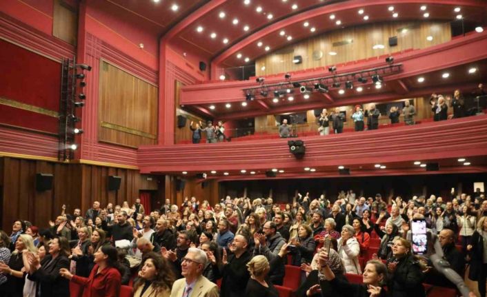 Bursa’da Feryal Öney ile türkü dolu gece