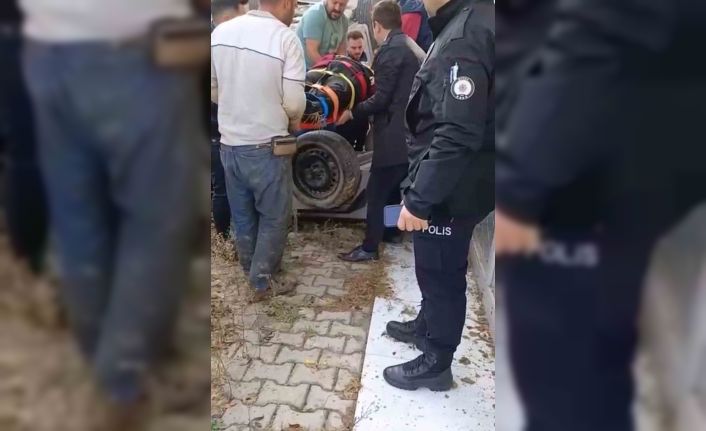 Bursa’da kontrolden çıkan, otomobil sitenin bahçesine uçtu : 1 yaralı