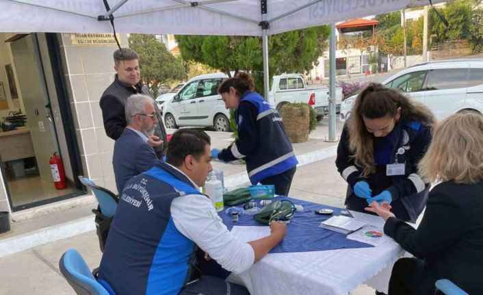 Büyükşehir’den tüm ilçelerde şeker ölçüm ve diyabet farkındalık eğitimi