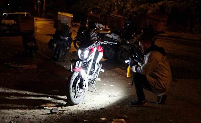 Çalınan motosikletini kurye arkadaşlarından oluşturduğu arama timi ile buldu