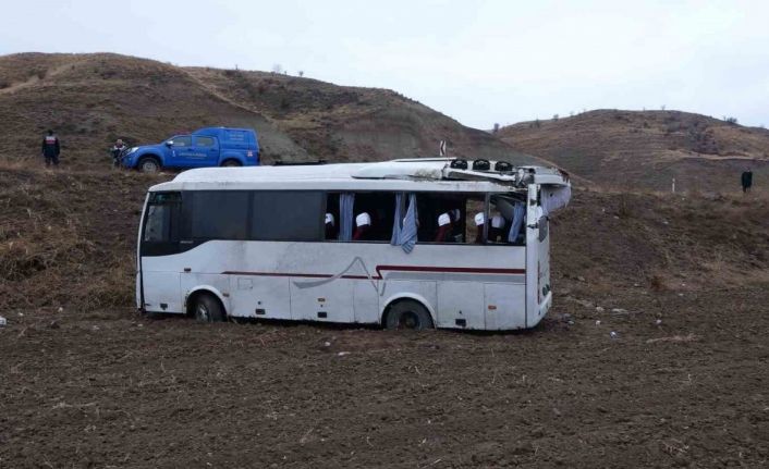 Çankırı’da midibüs şarampole devrildi: 29 yaralı