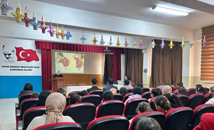 Çıldır Devlet Hastanesi’nden öğrencilere sağlık eğitimi