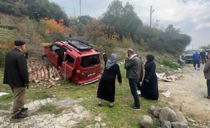 Dedesinin ticari aracını kaçıran çocuk şarampole uçarak hastanelik oldu