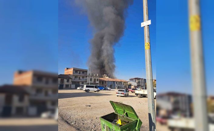 Denizli’de inşaat malzemesi fabrikasında yangın