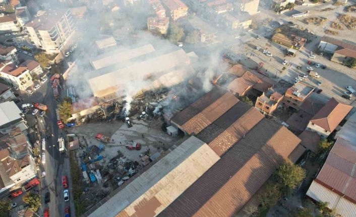 Denizli’de metal fabrikasındaki yangın kontrol altına alındı